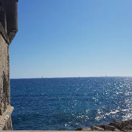 4P Vue Mer Et Montagne Menton Exterior photo